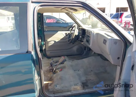 1997 Chevrolet S-10 Ls Fleetside Cmi z USA, uszkodzony, nr VIN 1GCCS19X6VK240338